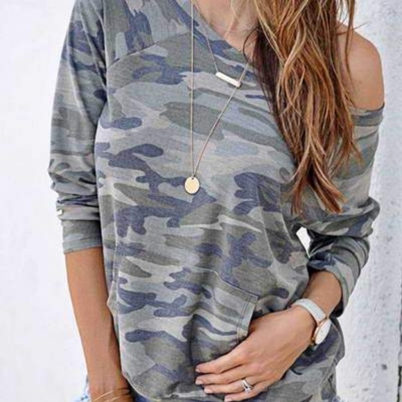 Sweaters - Jrs/Women's sz S camo off the shoulder top